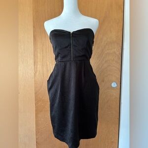 SALE 3️⃣ for $8! Y2K find ✨ UO Strapless Mini Dress w/ Pockets!